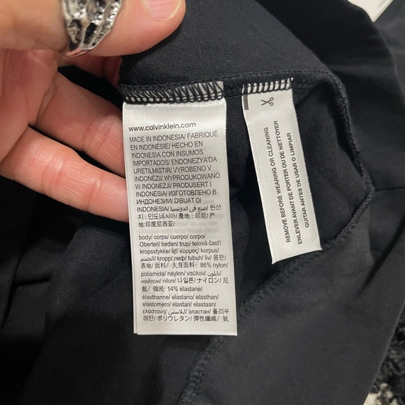 NWT Men’s Size X-Small Calvin Klein Linear Logo Print Drawstring Hoodie In Black - Picture 11 of 12